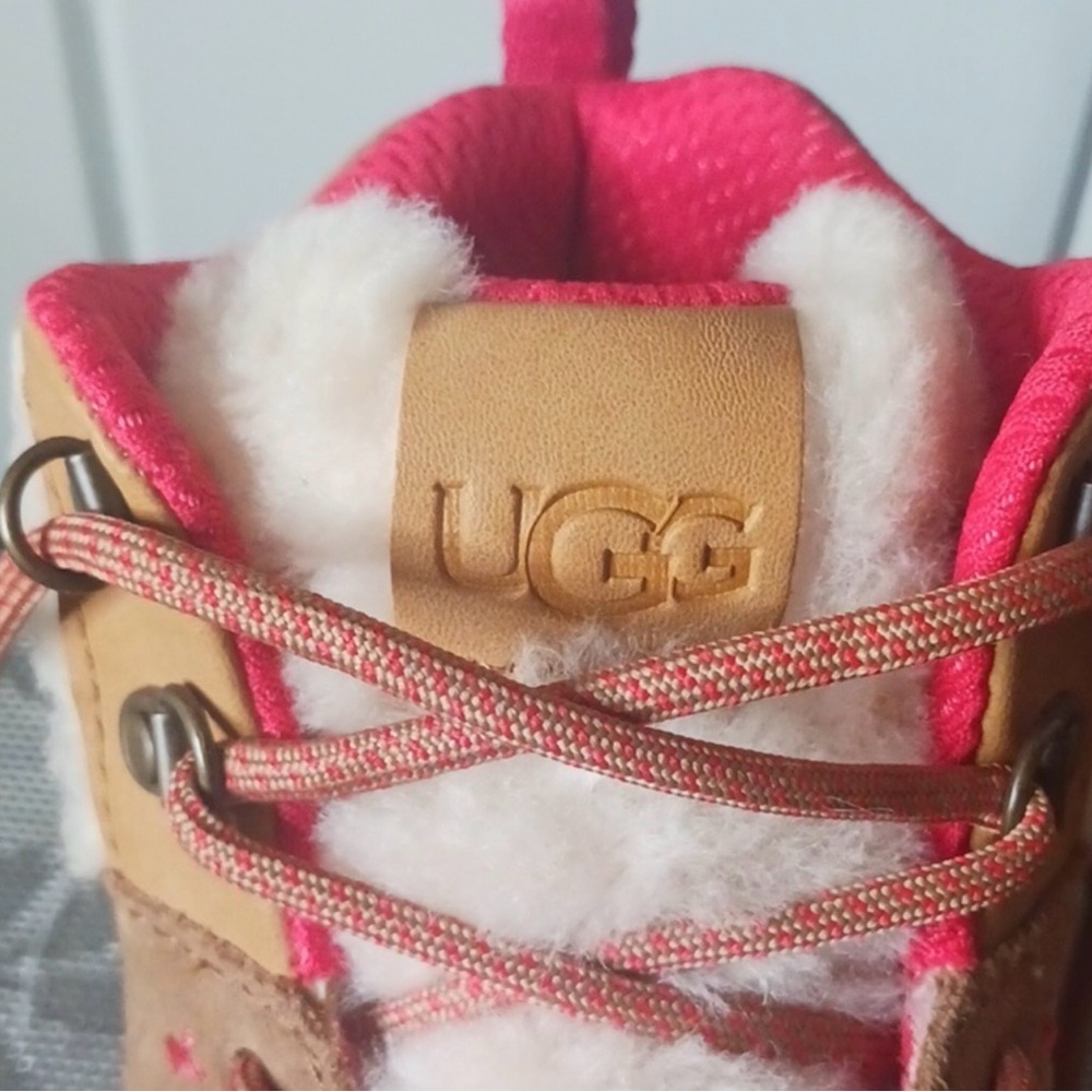 UGG Brown Suede boots with Pink Highland HI Heritage - Picture 3 of 6